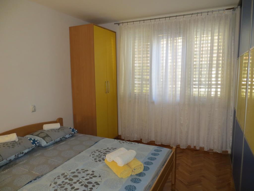 M&I Apartment Kotor Luaran gambar